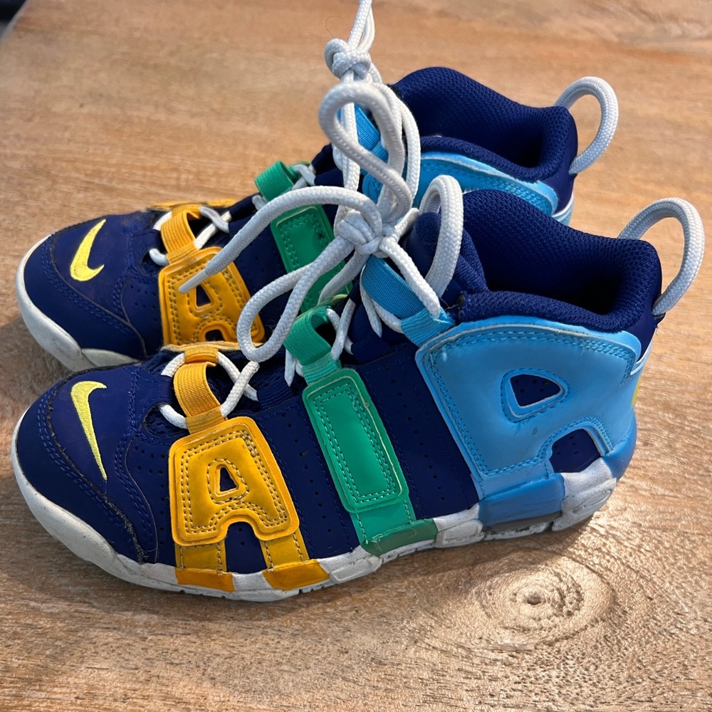 Boy’s Nike Air More uptempo sneakers